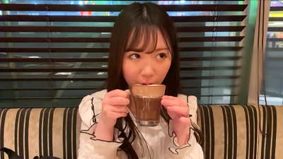 Тэр бол их сургуулийн нэг клубт харьяалагддаг найз.Тэгээд тэр клубын хамгийн дур булаам охин.Энэ бол Японы тачаангуй уур амьсгал юм.